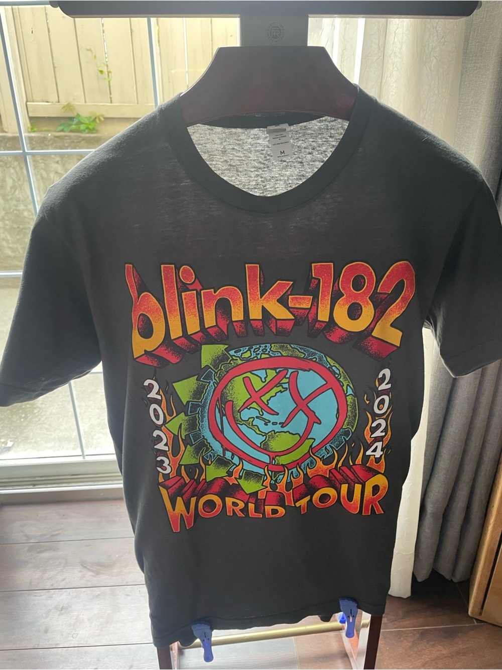Blink-182 2023–2024 World Tour Graphic T-Shirt - Picture 6 of 6